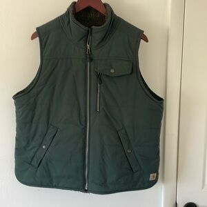 Carhartt reversible vest. Size XL woman’s, in hunter green and black